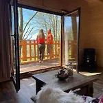 Treehouse 롯지