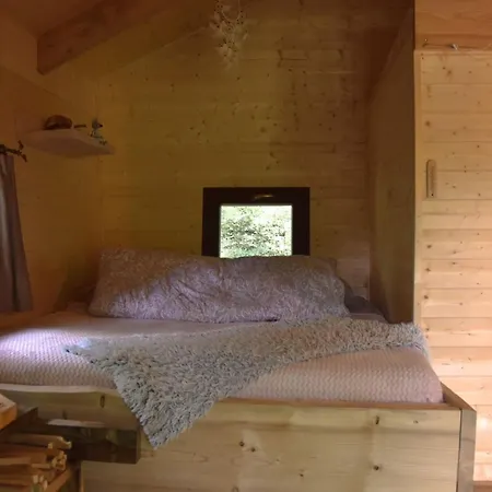 Treehouse 롯지 *
